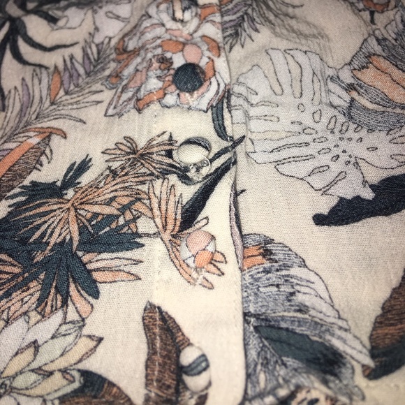 Kendall and Kylie crop top - Picture 2 of 6